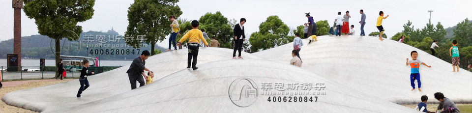 移動水上樂園