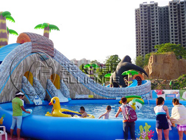 充氣水滑梯
