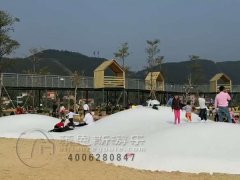 充氣蹦蹦云跳跳云樂(lè )園落成佛山郁金香農業(yè)風(fēng)情