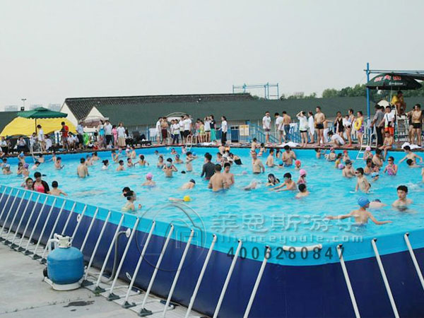 移動(dòng)水上樂(lè)園